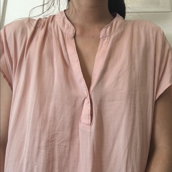 Forever 21 Plain flowy v-Neck Pink blouse - Picture 3 of 6